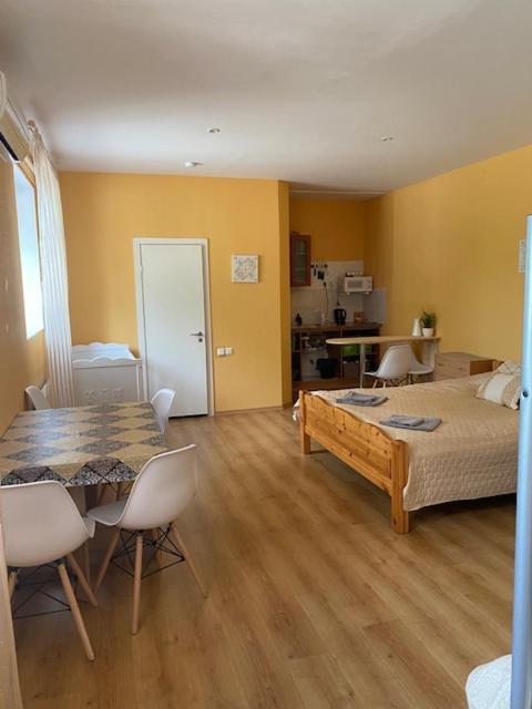 Kuru Guest House Экстерьер фото
